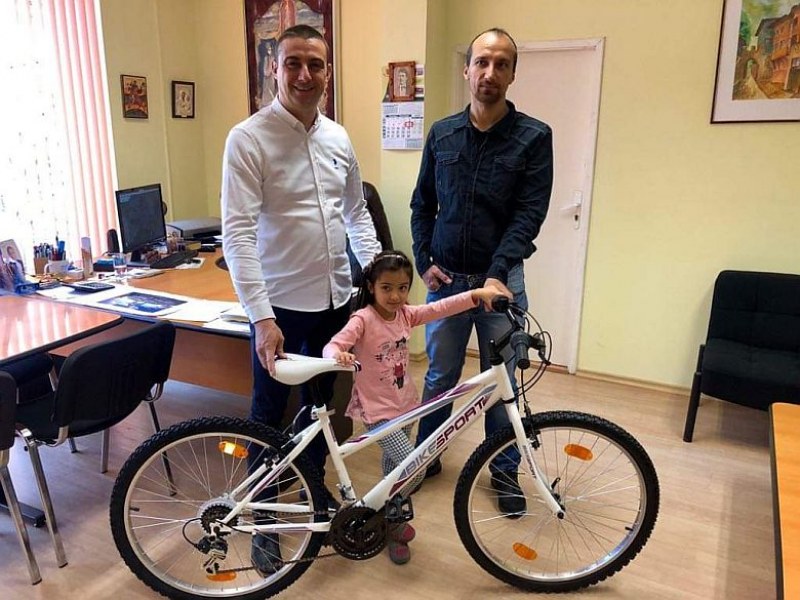 Пловдивчани получават нов велосипед за оригинална снимка