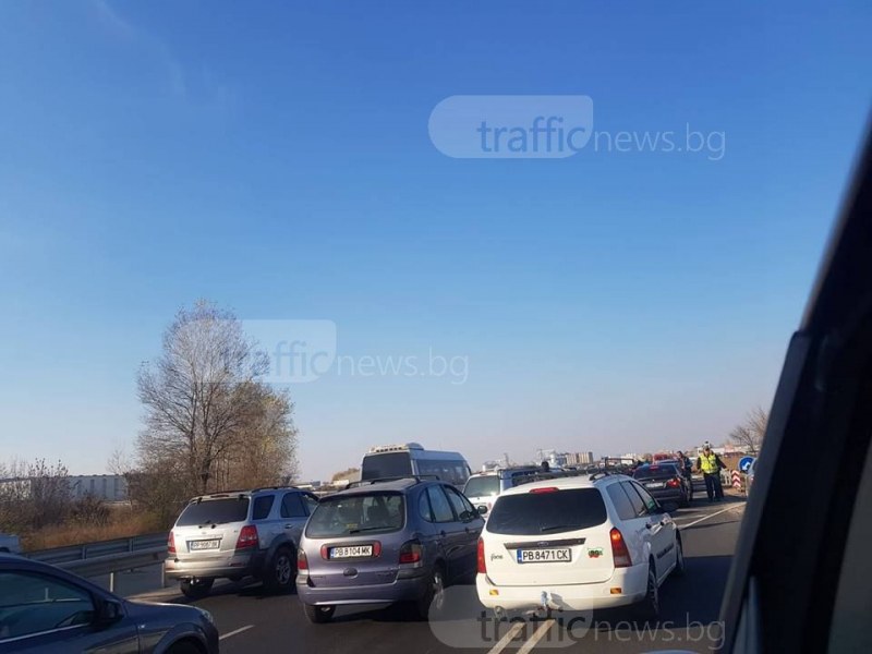 Протестът блокира и АМ „Тракия“ край Пловдив! Карловският път също затворен СНИМКИ