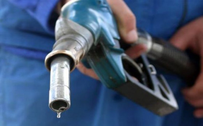 Цената на бензина падна до 2.03 лв. на литър в Пловдив
