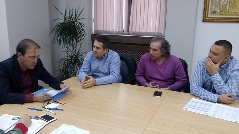 Кметът на Асеновград подкрепи гражданите по проблема с водоподаването, свика среща с ВиК