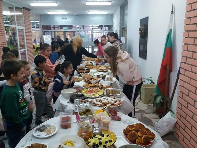 Златаровци отбелязаха Деня на християнското семейство с изложба на постни ястия