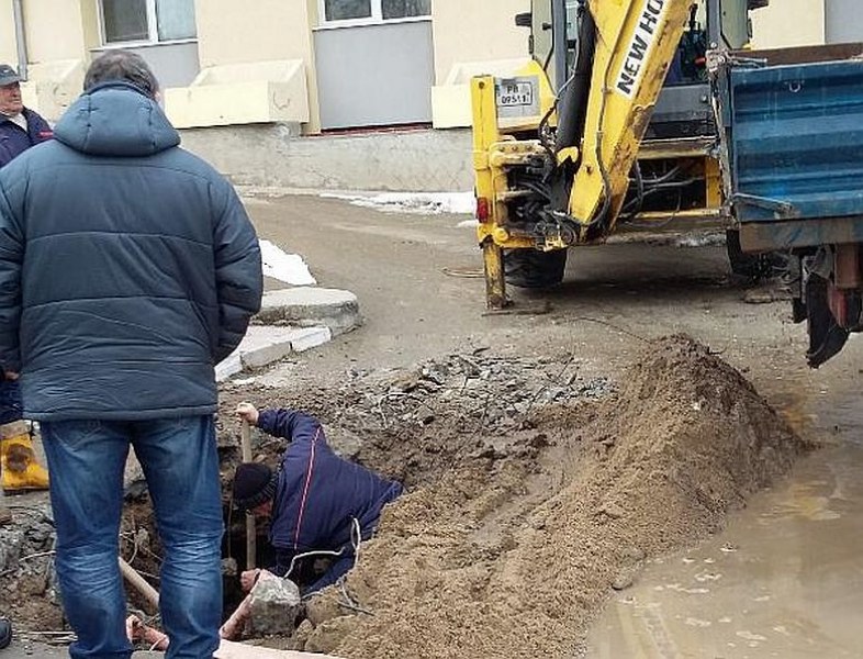 Квартал “Изток“ в Асеновград отново без вода