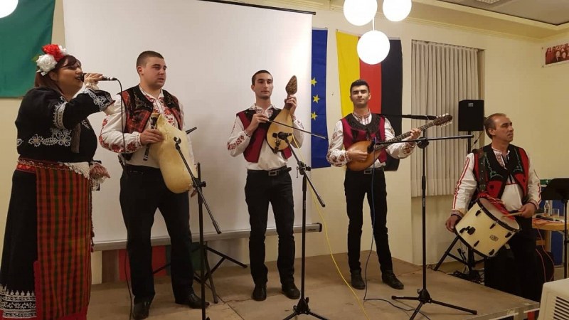 Българска песен зазвуча в немски град по време на визитата на Кабаиванов