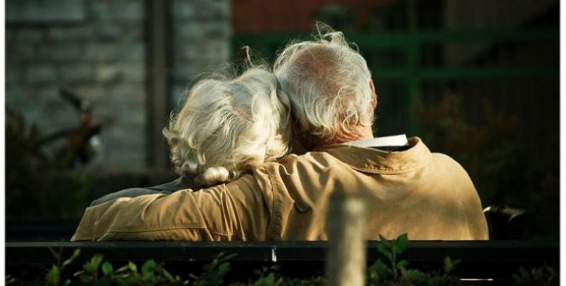 Завинаги заедно! Възрастна двойка от Хисарско отпразнува 75 години брак