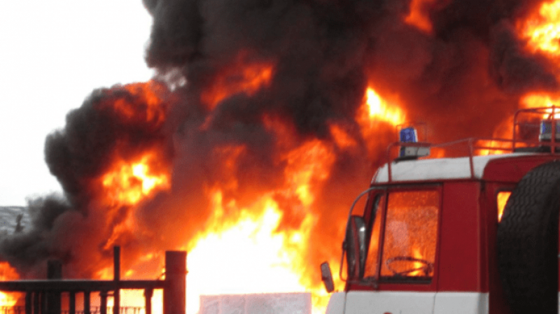 84-годишен пострада при пожар в Стамболийски