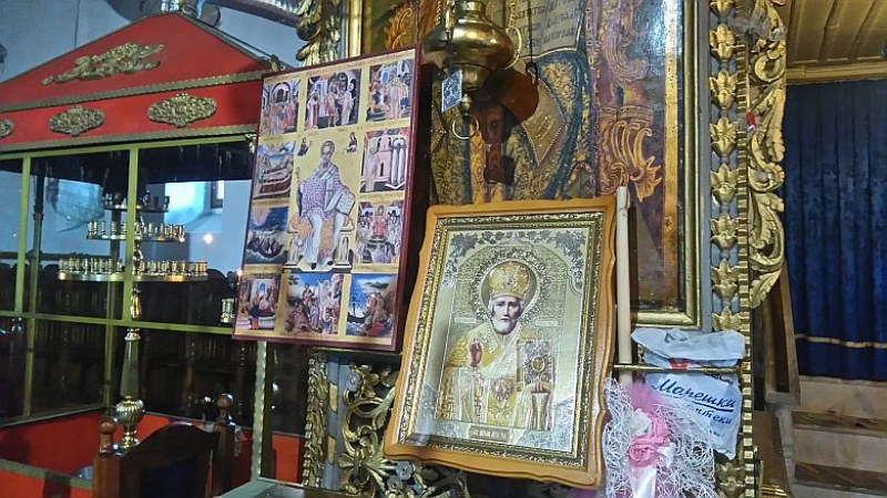 С две нови икони посреща храмовия си празник църквата „Свети Николай“ в Асеновград