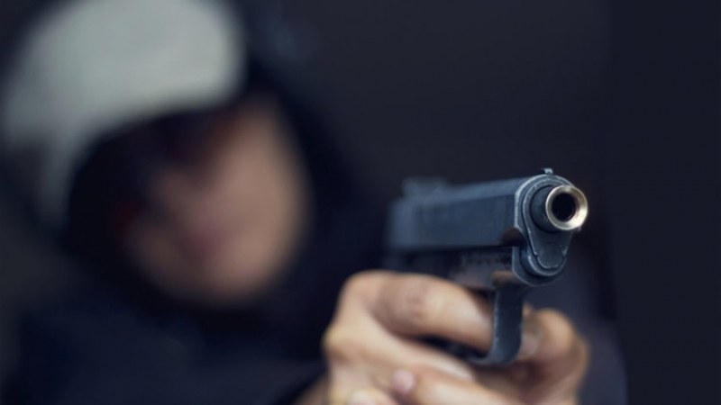 Пловдивчанин изкара пистолет срещу младеж в Кючука