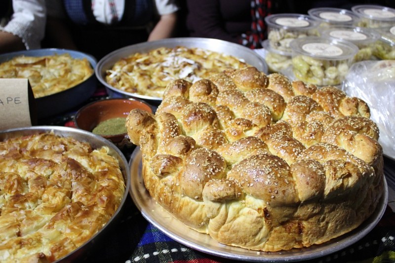 Кулинарни майсторки от Храбрино и Садово гощават с вкусотии в Пловдив