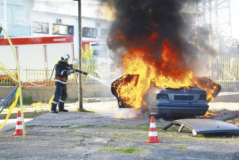 Автомобил се възпламени в Тракия