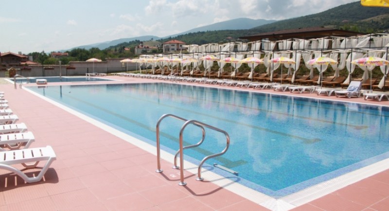 Два хотела край Пловдив потъват заради дългове СНИМКИ