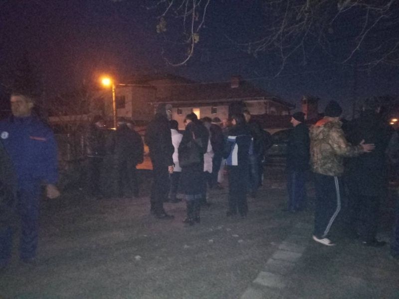 Земята за ромите да стане гробище!, предлага кметът на Войводиново! Полицията препречи пътя на протестиращите СНИМКИ