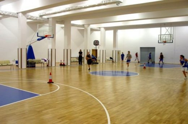 Пловдивско езиково училище ще се сдобие с нова спортна зала, общината дава допълнително половин милион