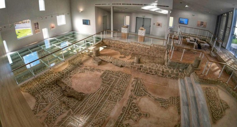 Малката базилика е изградена в чест на Базилиск - главния военен командир на провинция Тракия