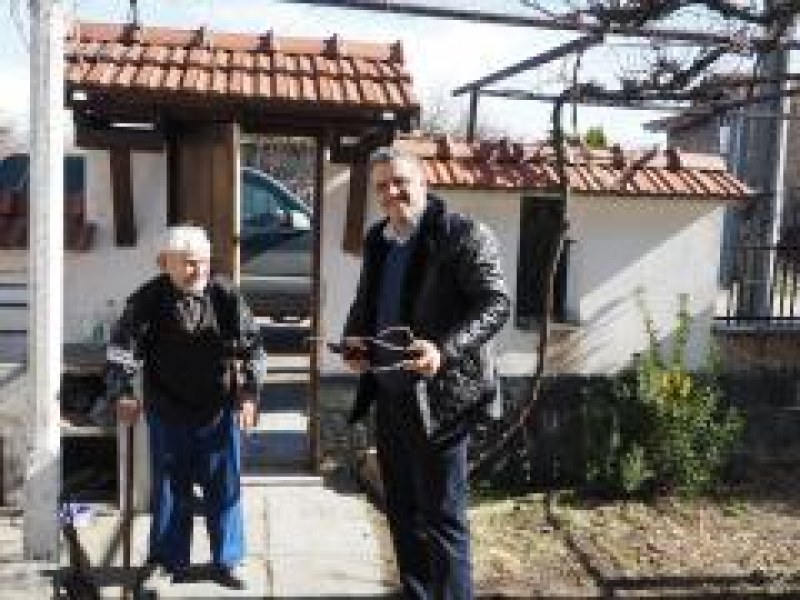 Потомствен винар и столетник в село Бенковски уважиха на Трифон Зарезан