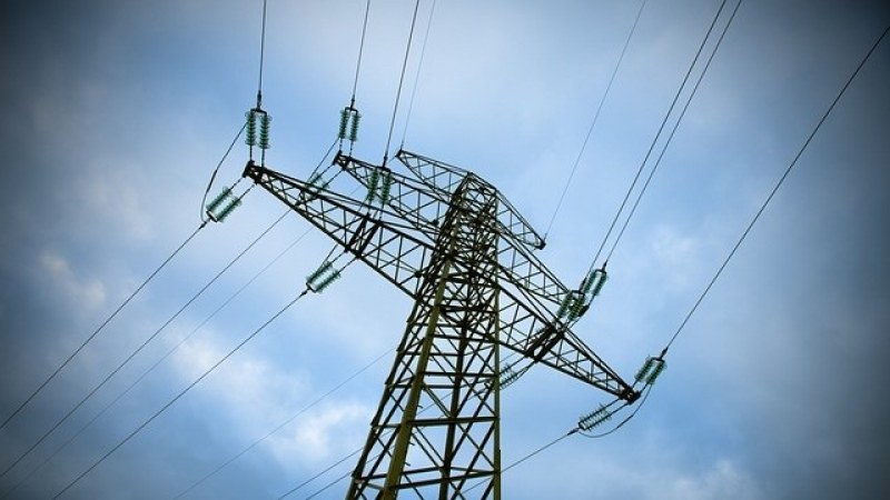 Откраднаха електропреносната мрежа край Калояново, липсват 160 метра кабели