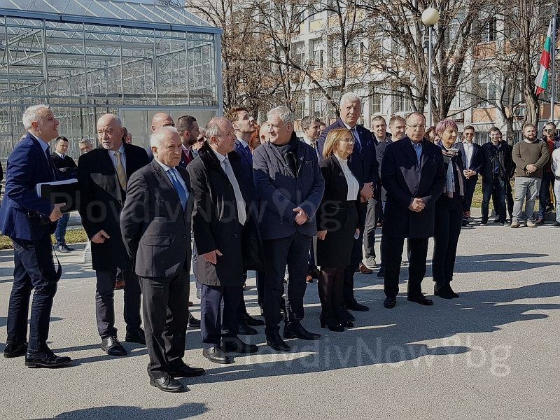 Първият по рода си център за електронна търговия бе открит в Пловдив СНИМКИ