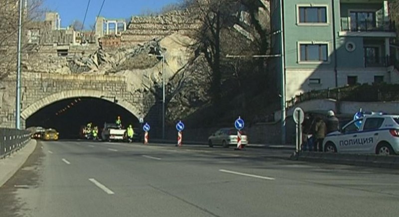 Верижна катастрофа в Тунела, четири коли се нанизаха