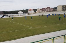 futbolistite-levski-karlovo-zapochvat-966.jpg