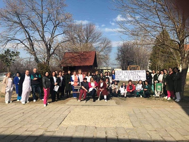 И медиците от Раковски излязоха на протест! Искат по-добри условия на труд