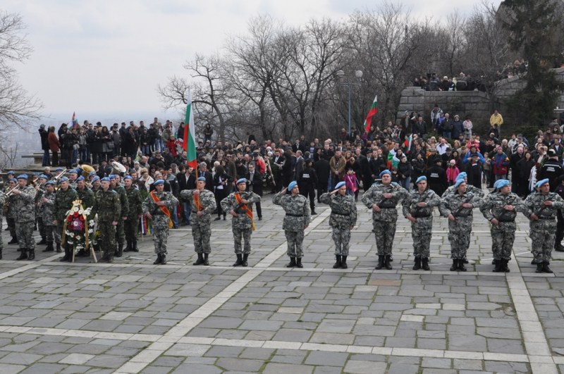 Пловдив чества Националния празник - 3 март с молебен, тържество, концерти, панихида и проверка-заря