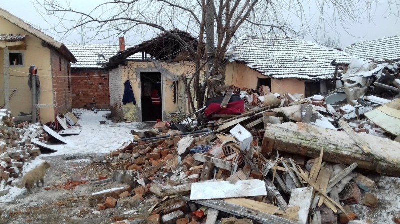 Ромите от Войводиново си искат бараките, жалят се в съда