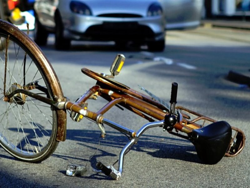 86-годишна баба на велосипед предизвика катастрофа в Пловдив