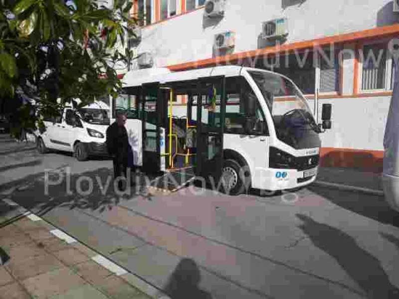 Представиха новите автобуси в Стамболийски, ще возят жителите безплатно и до селата СНИМКИ