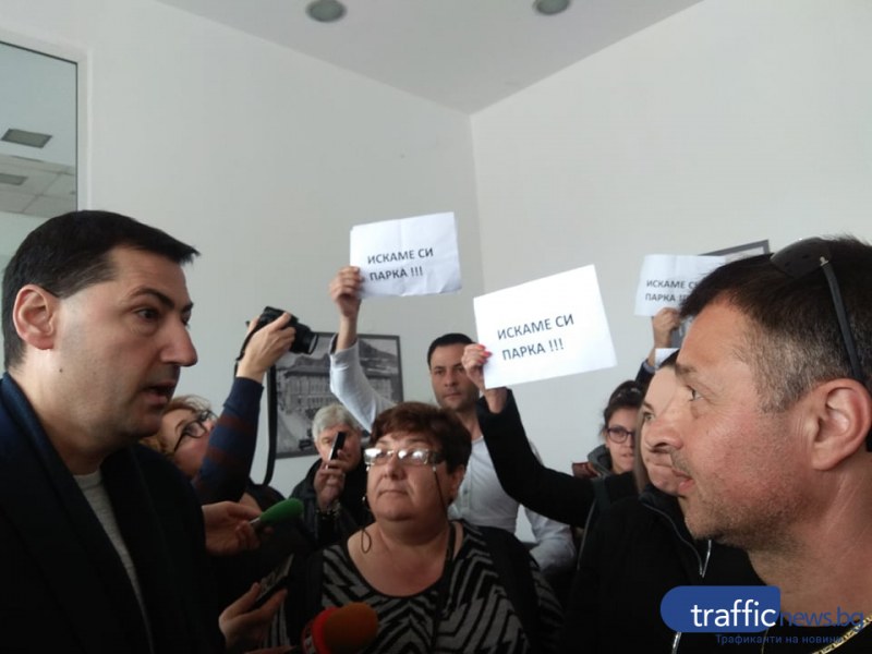 Кметът подкрепи протестиращите пловдивчани, покани ги в кабинета му