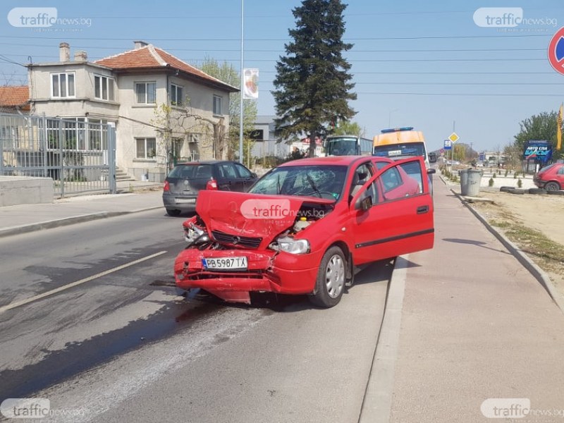 Шофьорът на автобуса от мелето на Коматевско: Жената само повтаряше, че е се е разсеяла