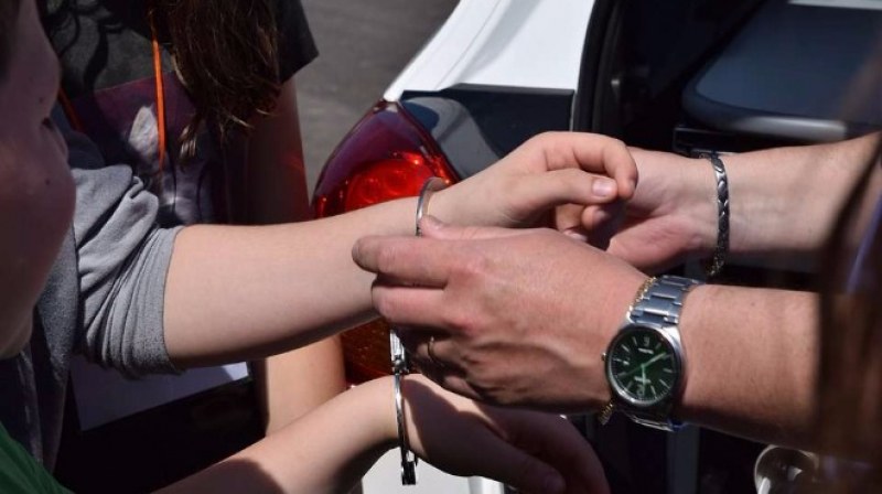 Дрогиран шофьор спипаха в Раковски, други двама осъмнаха в пловдивски арест