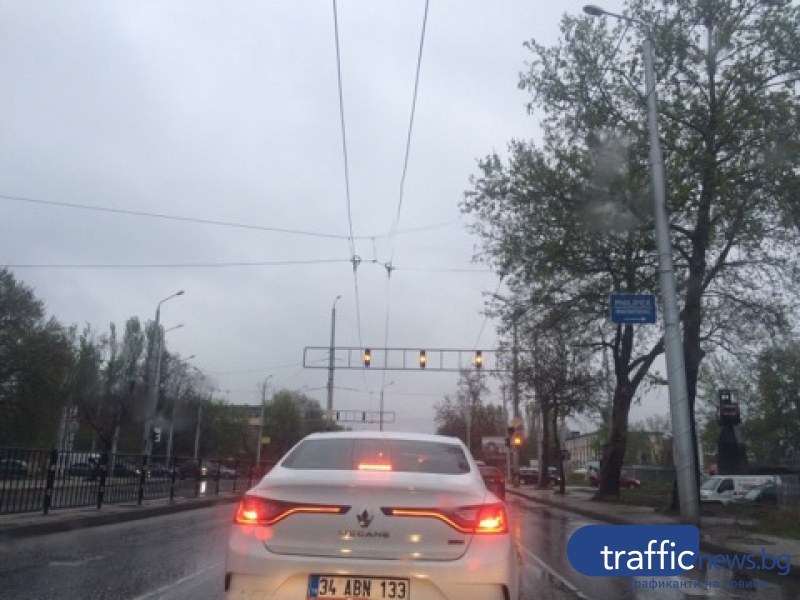 Повредени светофари в Кючука затрудняват движението
