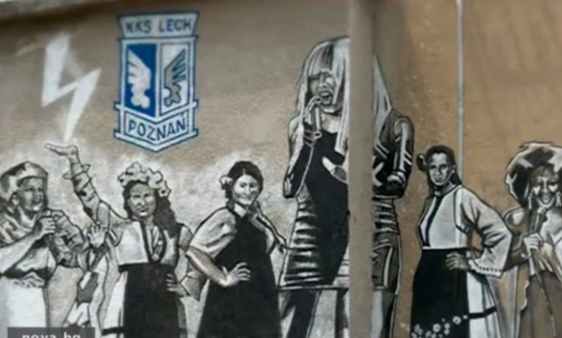 Вандали заличават графити в Хисарско, пощадиха обаче Тодор Живков и Бойко Борисов