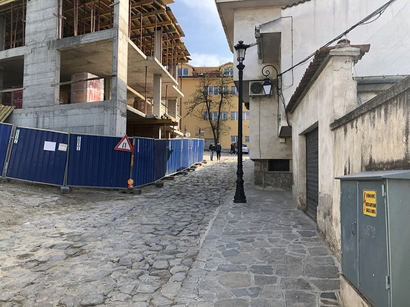 Собственичката на строежа върху тротоара в Стария град: Никой не е над закона, аз съм го спазила