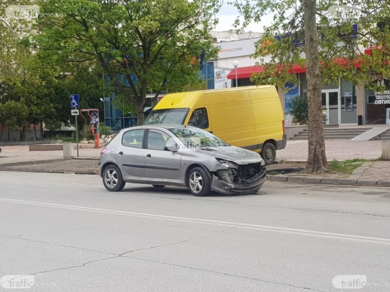 Две жени са пострадали при катастрофата между автобус и кола в Тракия