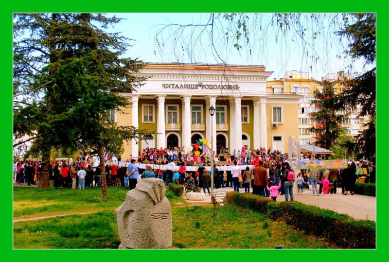 Асеновград празнува Лазаровден и Цветница с голям концерт