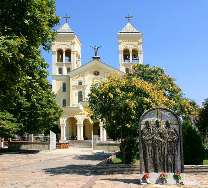 Католическата общност от Раковски, Калояново и Хисар празнува днес Великден!