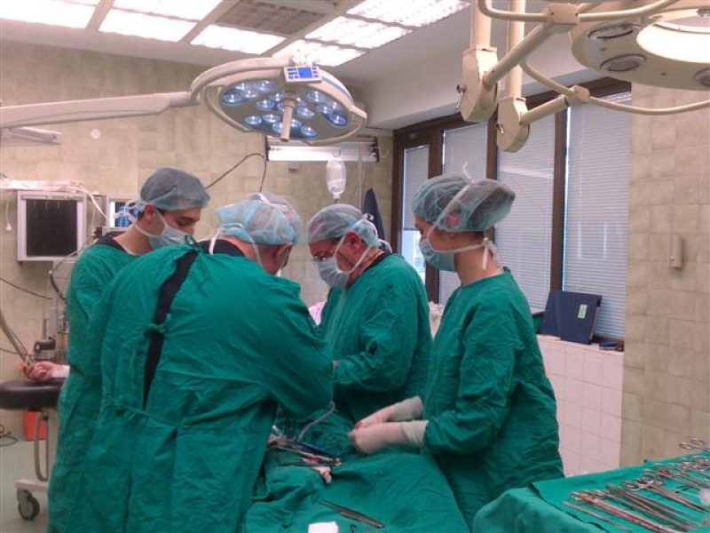 Младите лекари на Пловдив: Д-р Николов спасява пациенти на границата между живота и смъртта