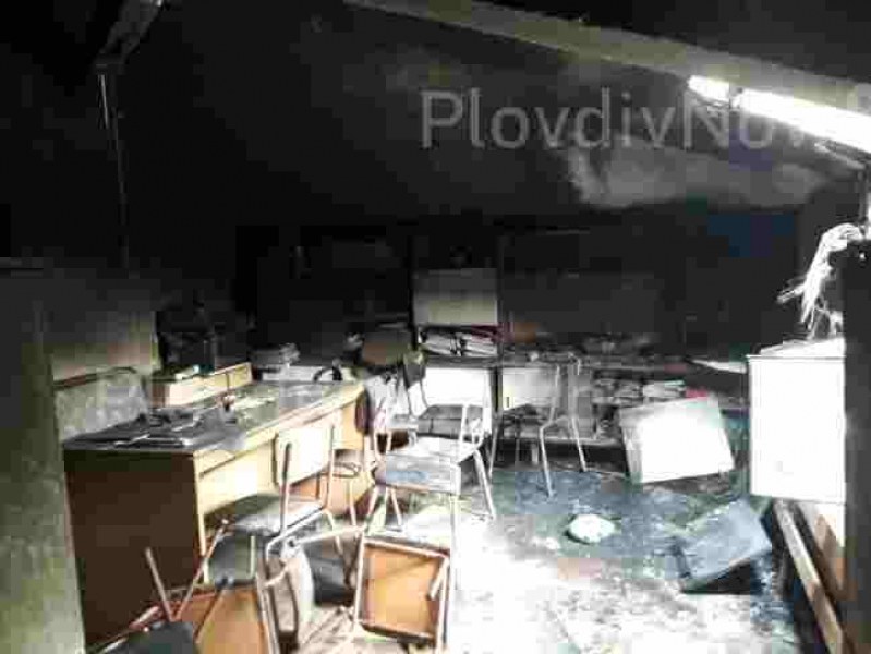 След пожара в пловдивското училище: Учениците отново в клас чак след Великден