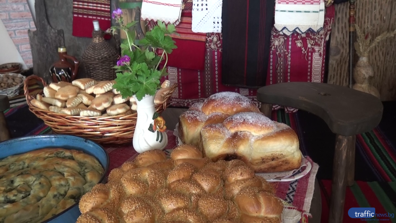В Белащица пекат агнетата по съседски и правят най-вкусните козунаци ВИДЕО