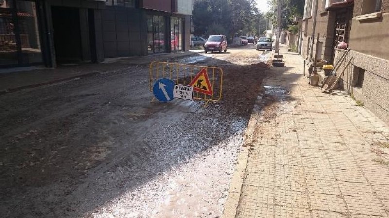 Стотици жители в Карлово, Калофер и Клисура са без вода днес