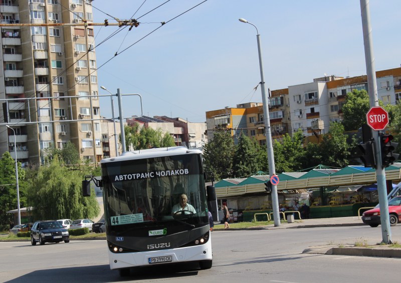 Затварят улици в Тракия, два автобуса с променени маршрути