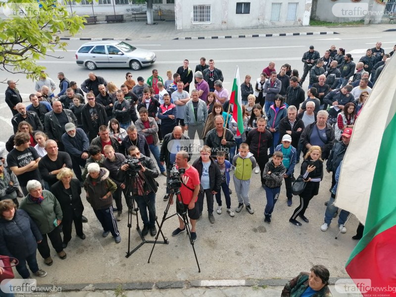 Рокери подкрепиха мащабния протест на жителите на село Кърнаре