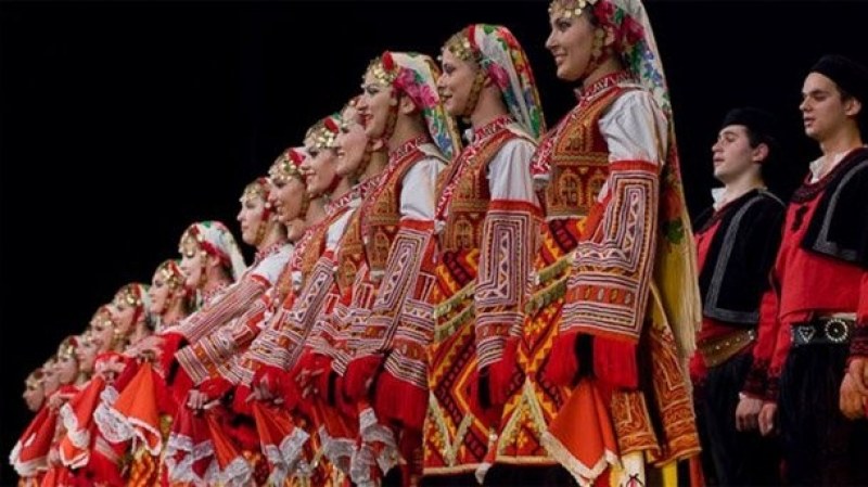 Певци и танцьори в Асеновград и Карловско възраждат фолклора на Тракия