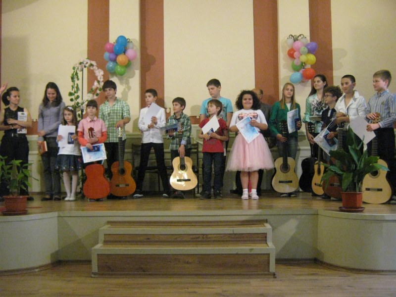 Над 90 деца мерят сили на музикален конкурс в читалище “Шалом Алейхем“ в Пловдив