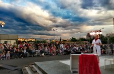 hitovata-komediia-vhod-svoboden-shte-179.jpg