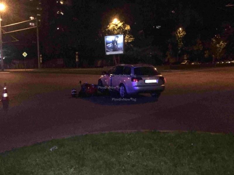 Моторист пометен на кръстовище в Тракия, в болница е със счупен крак