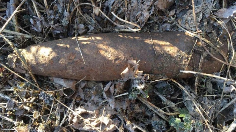 Откриха невзривен снаряд в гробищния парк на Крумово