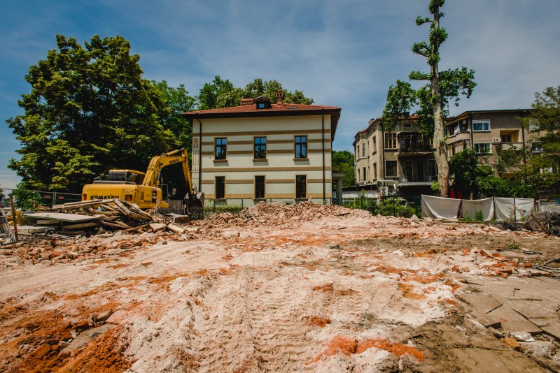 Реставрация по пловдивски! Така инвеститор “опази“ паметник на културата в центъра на града