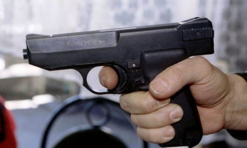 Купон и стрелба в Кючука, пиян заплаши полицаи с газов пистолет