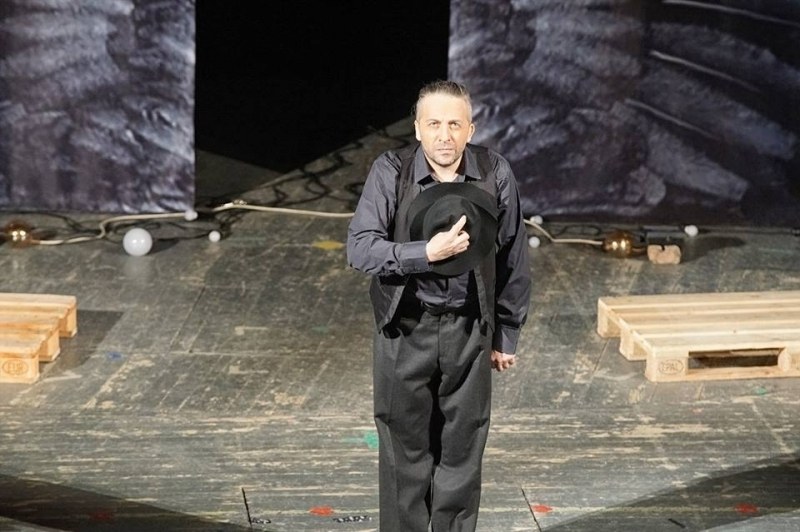 Моноспектакъл на Мариус Куркински в Раковски, пиесата е в чест на големия Николай Хайтов